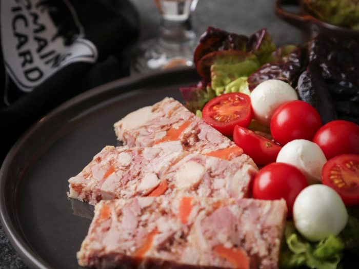 Entrée potjevlesch, tomates et mozzarella