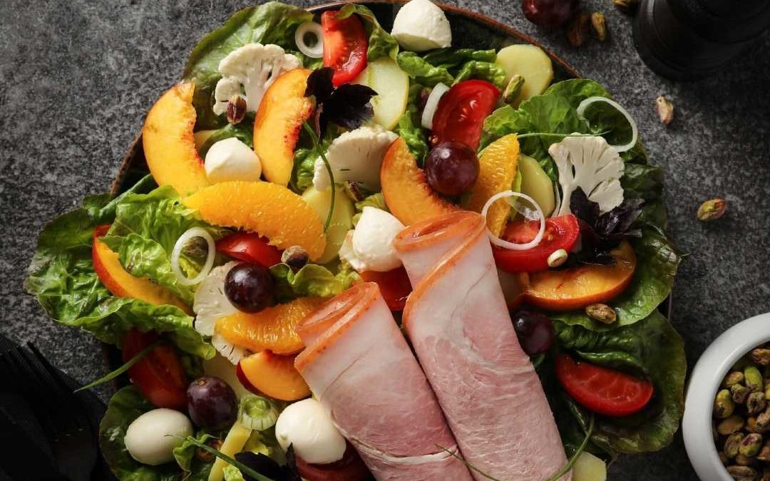 Salade d&rsquo;été originale avec jambon à l&rsquo;ancienne