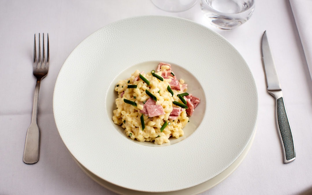 Coquillettes jambon à l&rsquo;ancienne : recette originale revisitée au parmesan