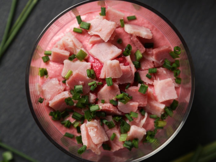 Verrine de jambon fromage frais et houmous betterave